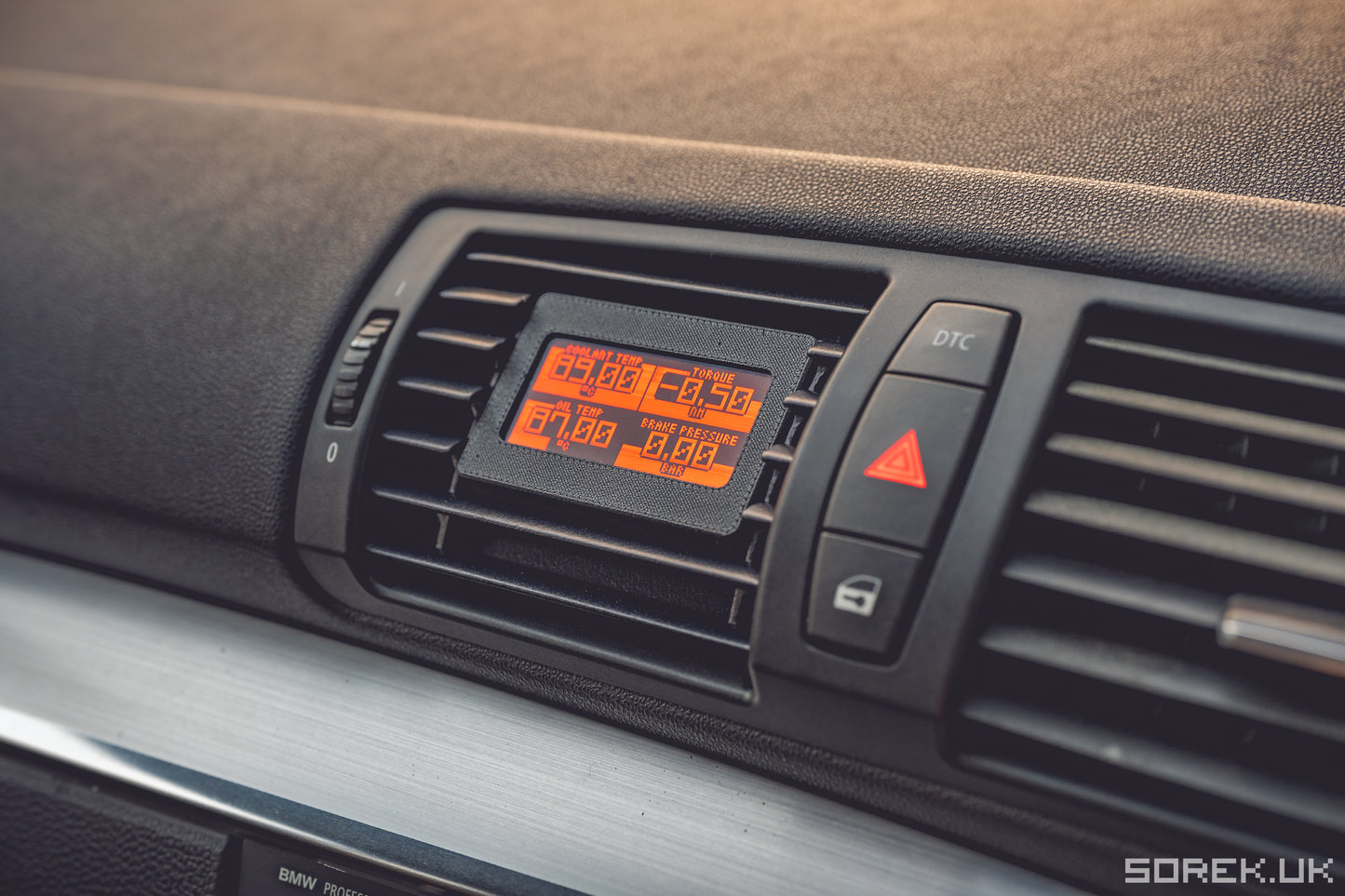 Gauge.S for E8X E81 E82 E87 E88 vent mount only