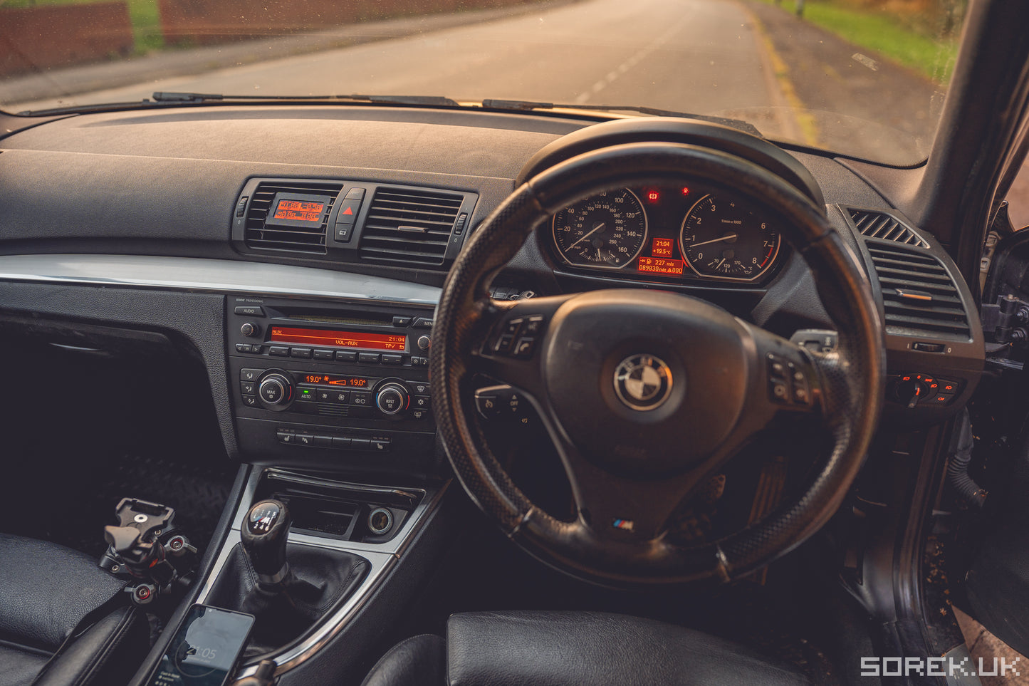 Gauge.S for E8X E81 E82 E87 E88 vent mount only